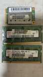 Hynix по 1 ГБ. Тип памʼяті DDR2 SO-DIMM, частота 667 МГц (PC2-5300S)
