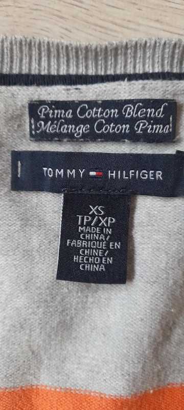 Cienki sweterek w serek, Tommy Hilfiger.