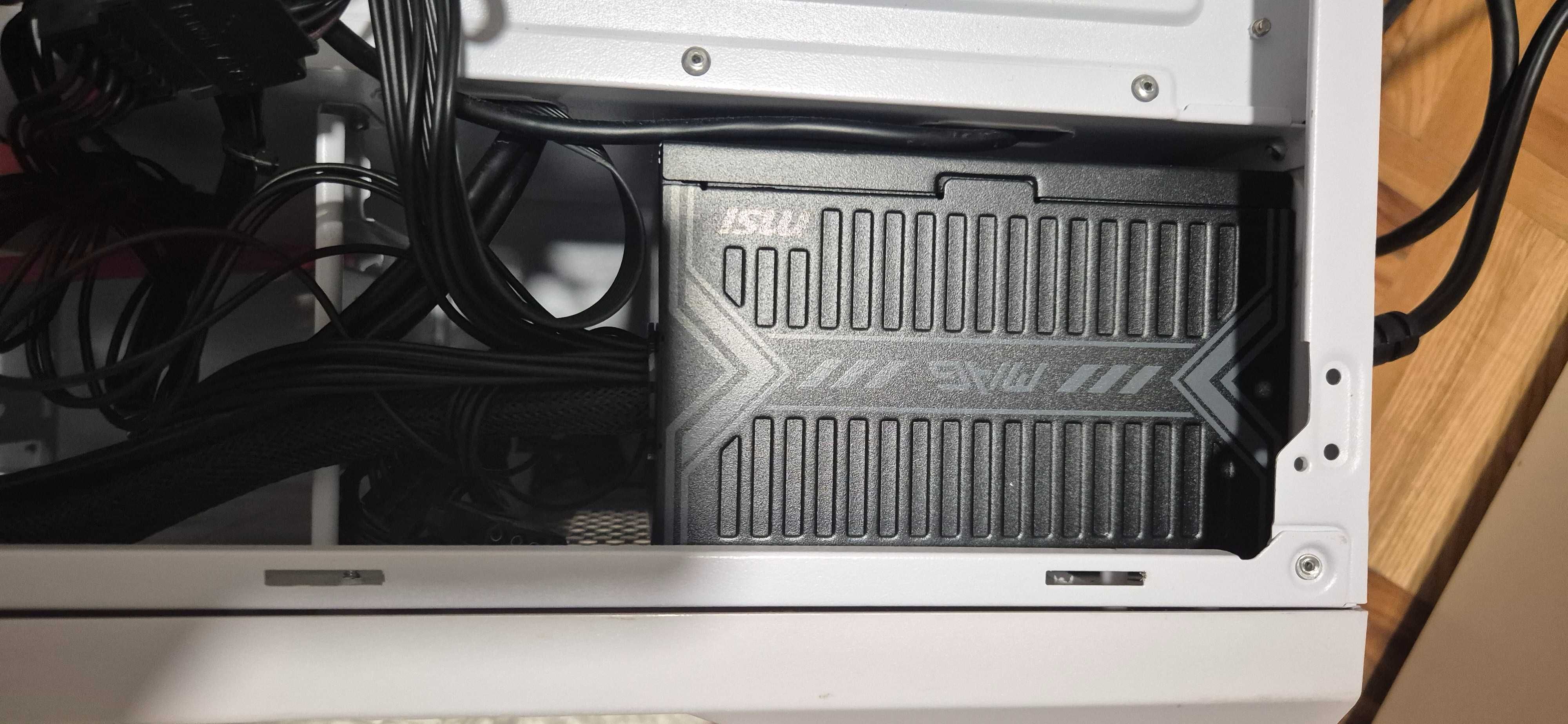 PC Gamer torre Branca