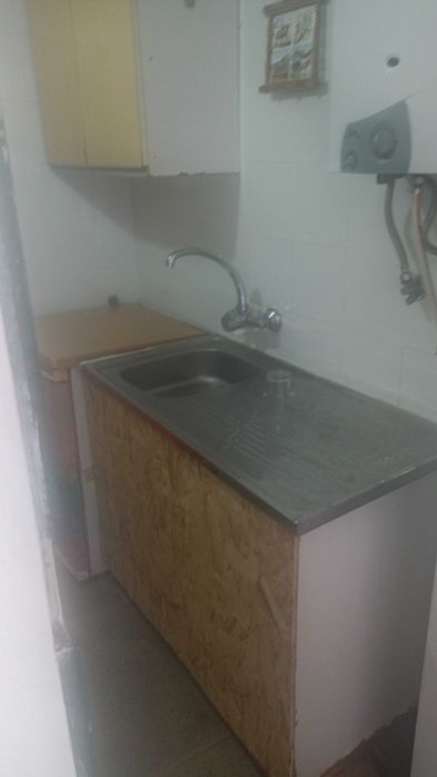 Aluga Anexo de moradia T1