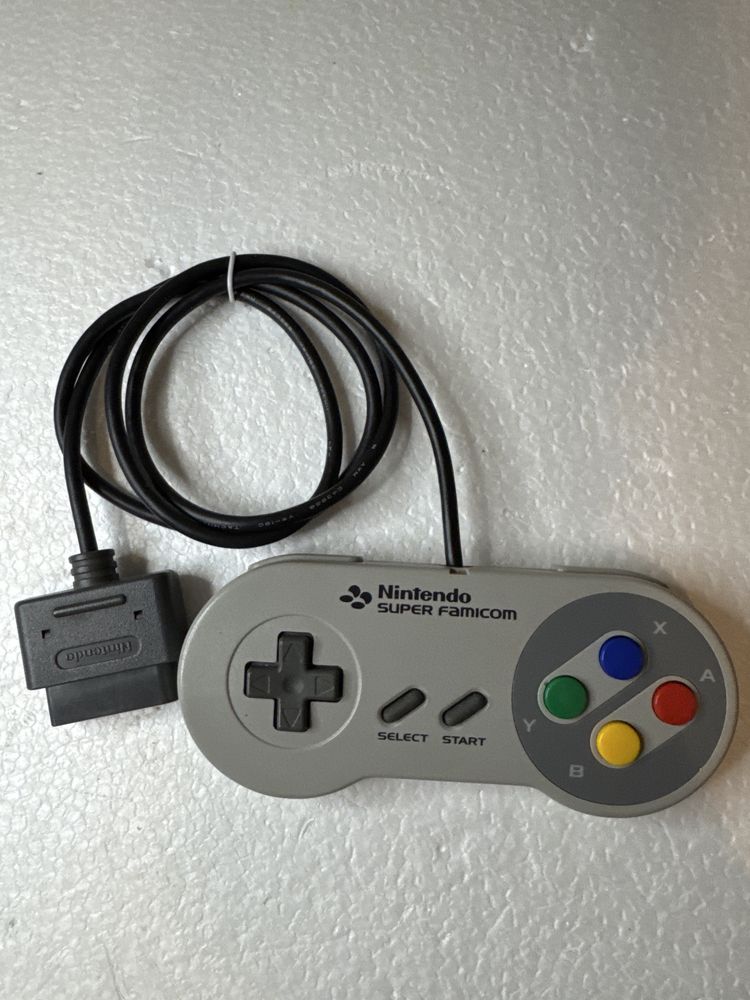 Kontroler pad do Nintendo Super Famicom / Super Nintendo SNES shvc-005