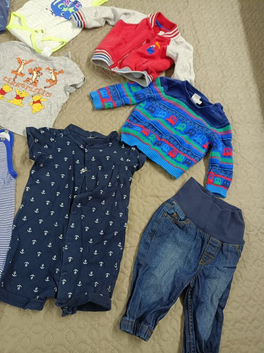 Zestaw ubranek niemowlecych