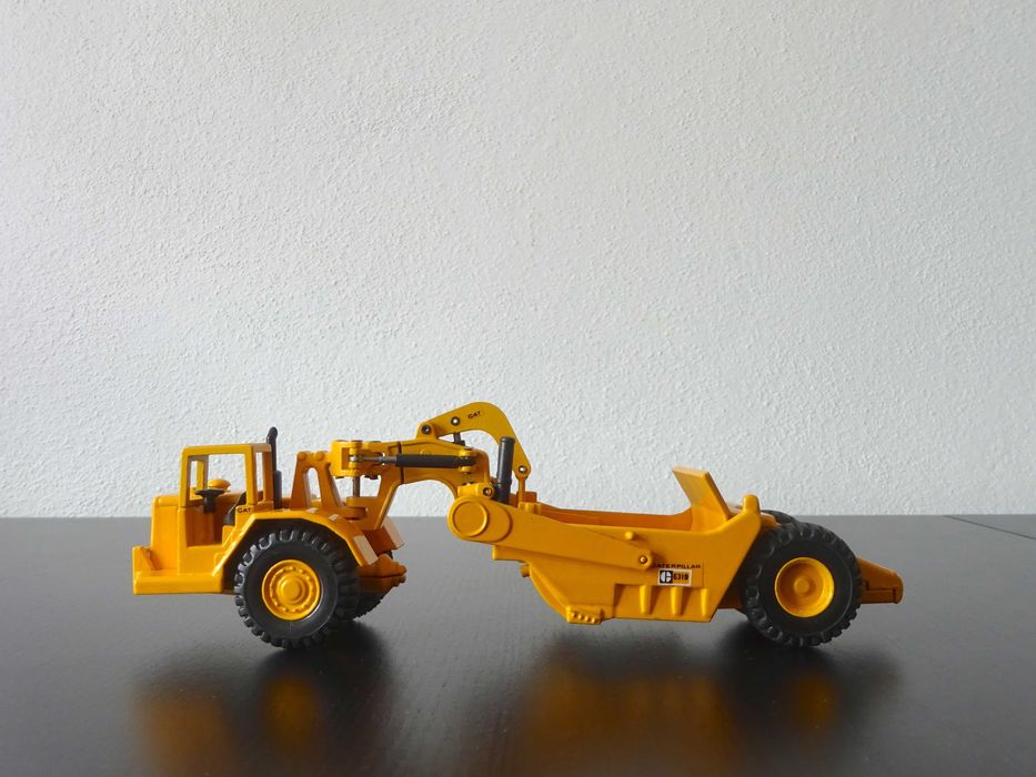 1:70 Joal 219 CAT 613B Scraper