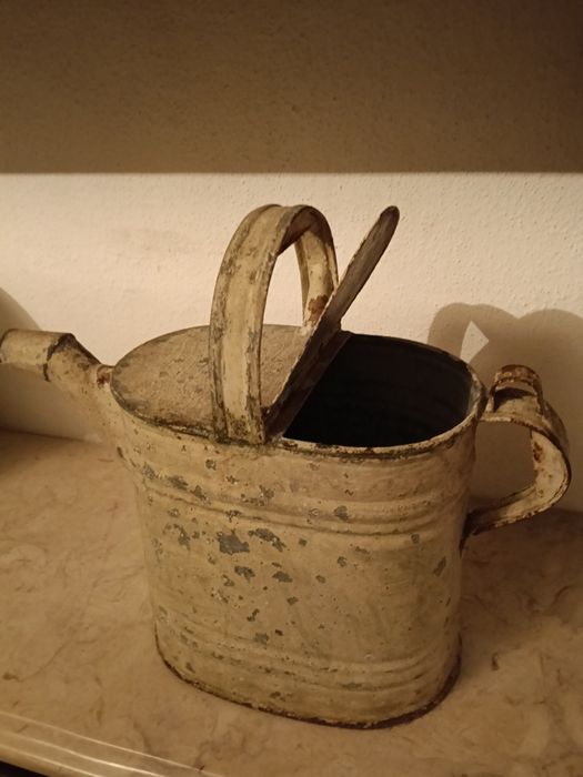 Regador com tampa vintage