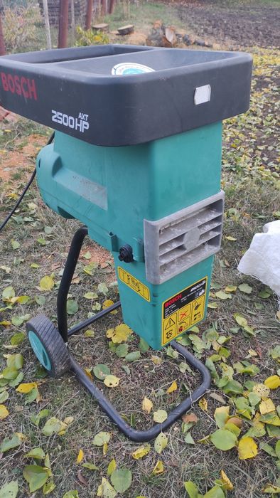 Дробілка гілок . Измельчитель веток.Шредер.