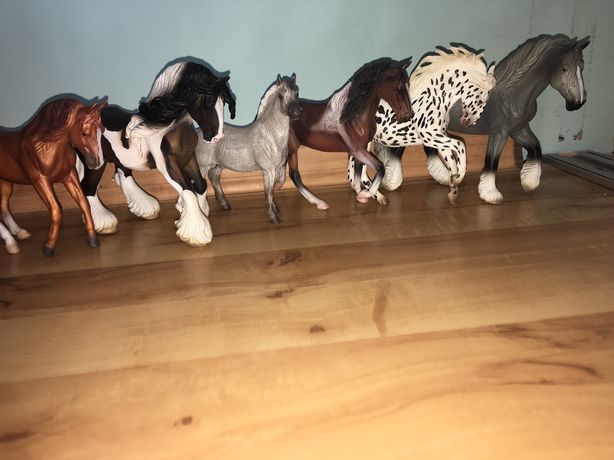 Konie figurki  colectta