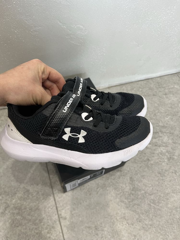 Кросівки under armour у розмірі 32 (устілка 21,2 см)