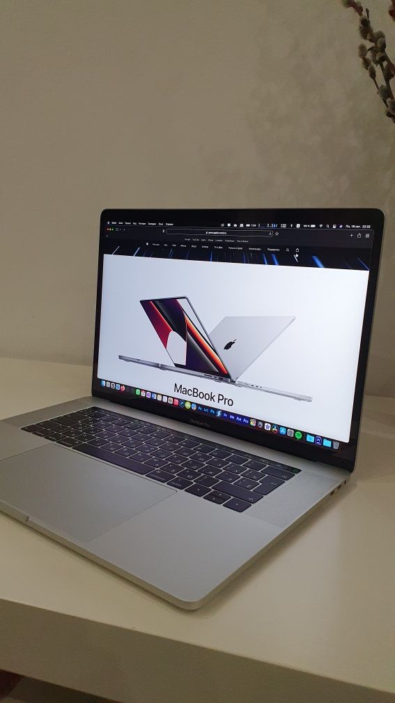 Macbook Pro 15' i7 2.6GHz, 32Gb DDR4, RadeonPro 555X, 1Tb ssd