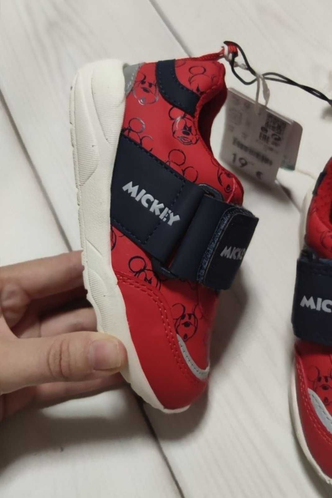 Кросівки Mickey mouse lefties zara кросівки зара мемори микки крос