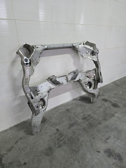 Передня балка BMW E81/E87 2006-2013