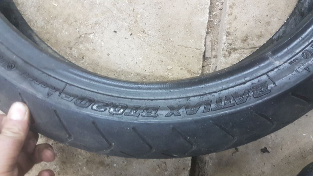 opona motocyklowa przod przednia battlax Bridgestone  120/70-17 bt020f