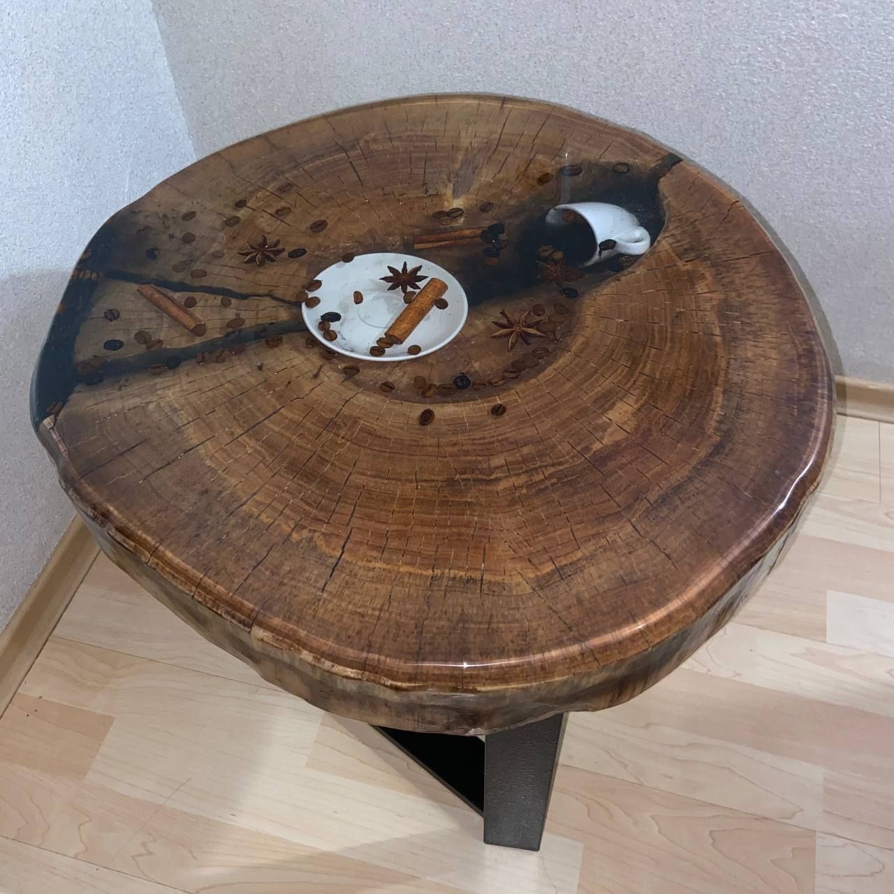 Кофейный столик из спила тополя