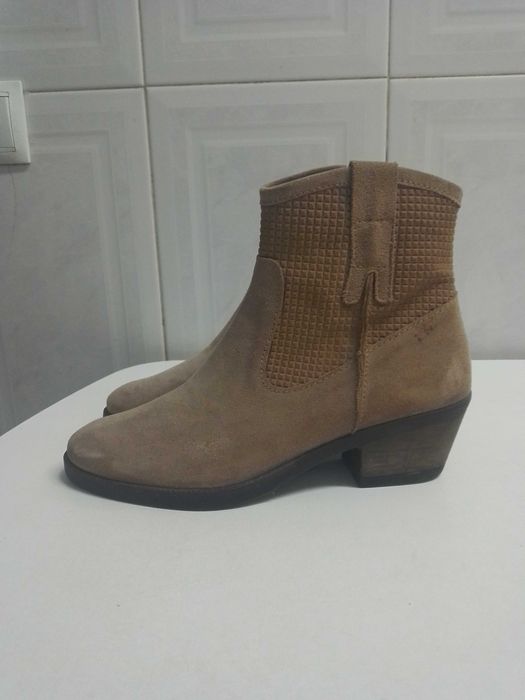 Botins tamanho 39