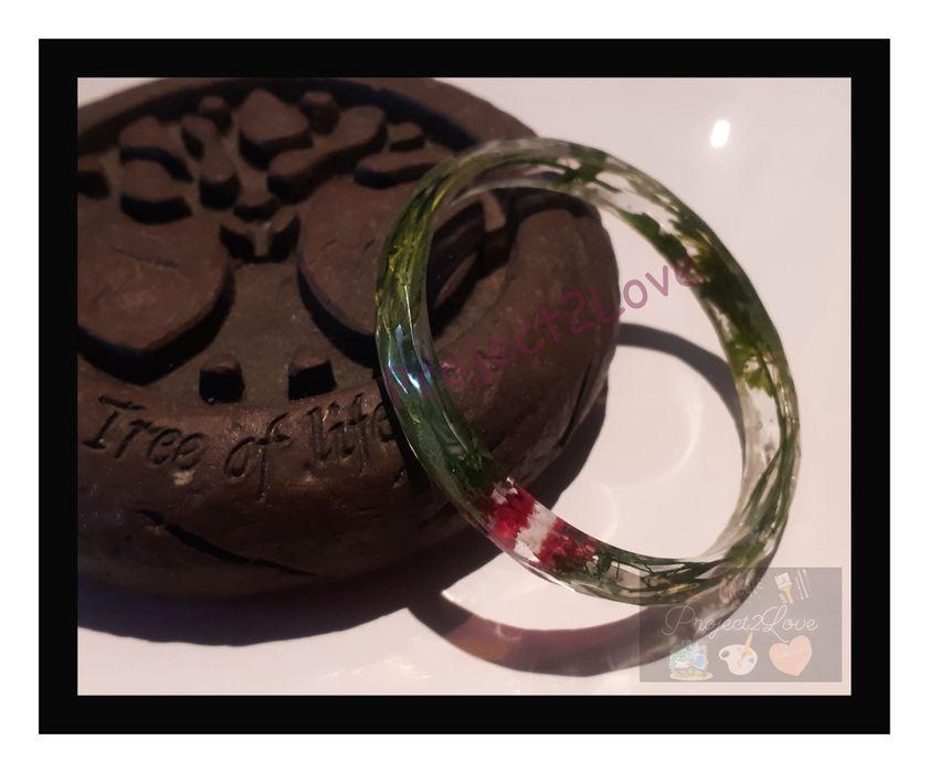 Pulseiras feitas em resina