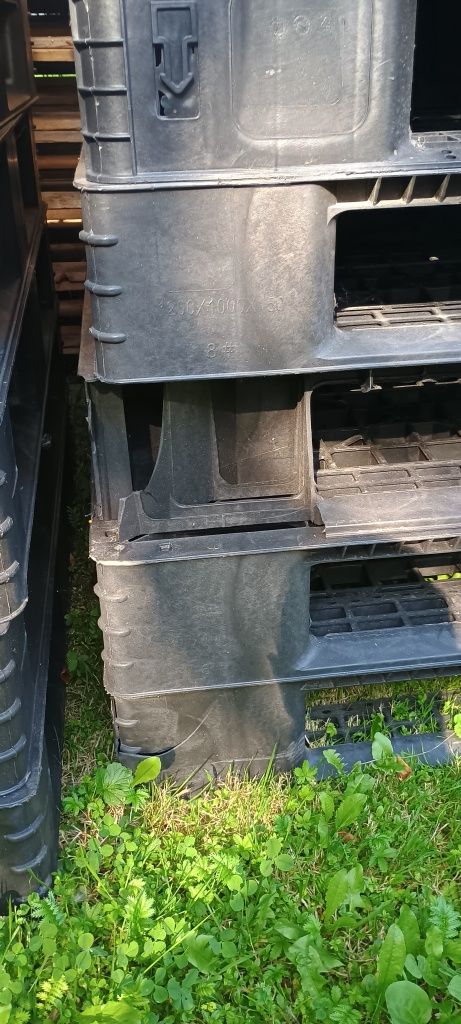 Plastikowe palety