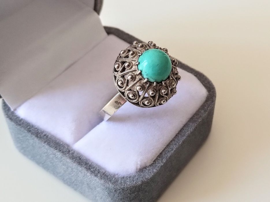 Śliczny srebrny  pierścionek Warmet Poziomka. PRL.