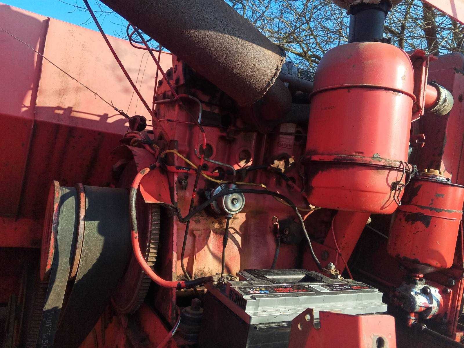 Запчастини на комбайн Massey Ferguson 186-240