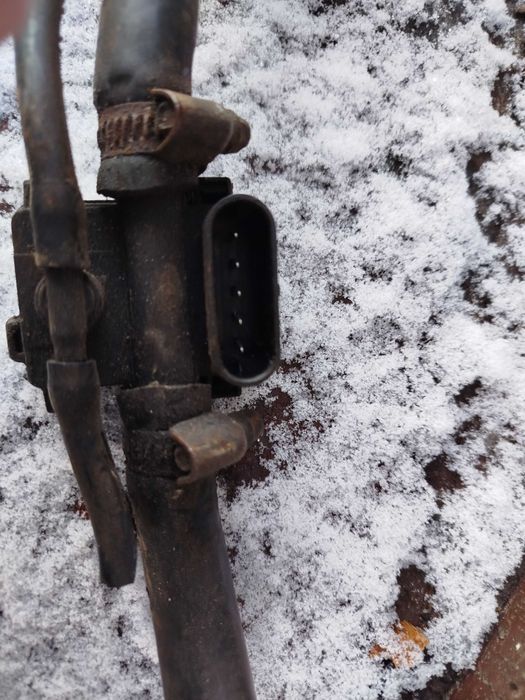 Газова рейка форсунки 67R010104 Кіа Сефія 2