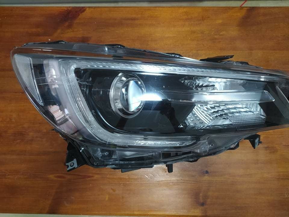 Субару Аутбек Subaru Outback LED Фара права 84002АL180