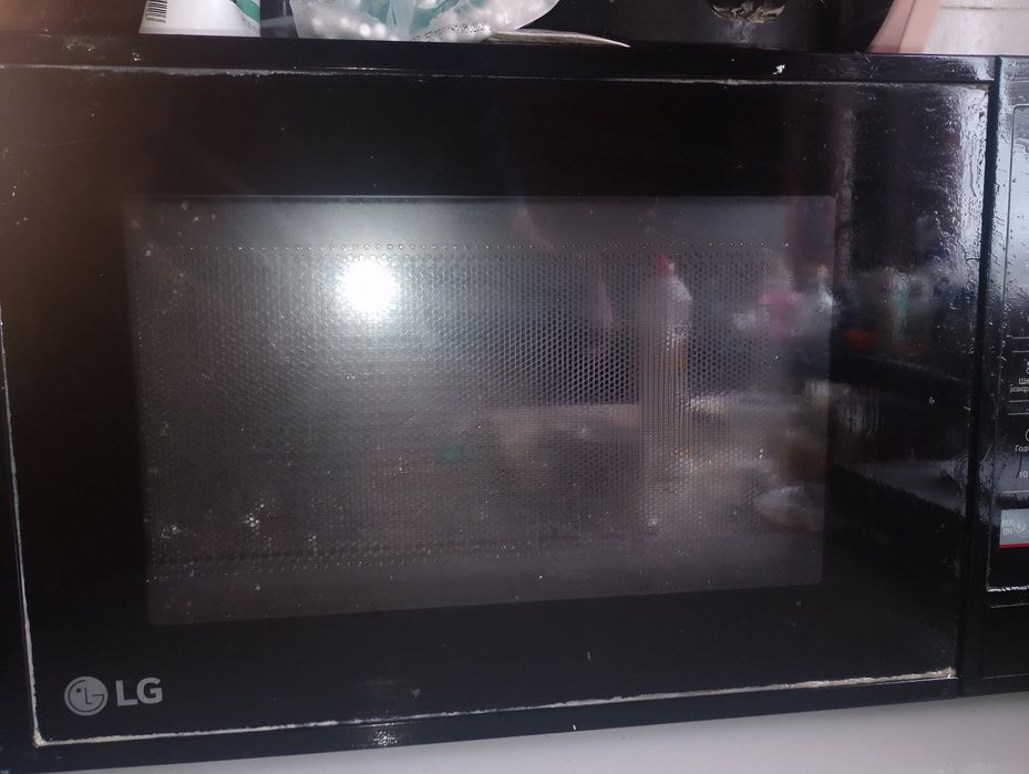 СВЧ на запчастини.Мікрохвильова піч LG MS2042DB