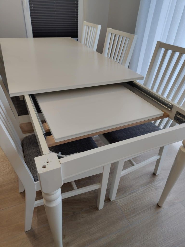 Stół rozkładany  z 6 krzesłami