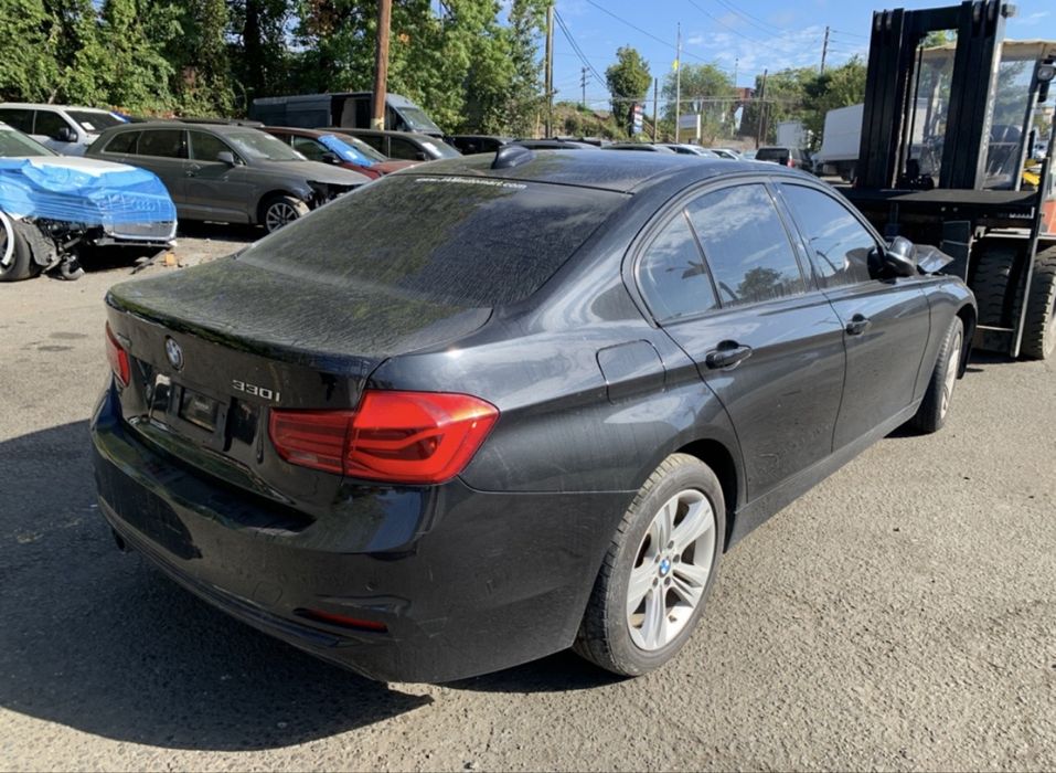 Продам BMW 330i xdrive в наявності 105т км