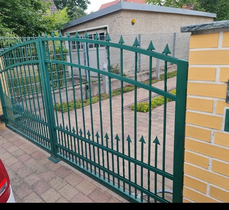 Napęd Beninca do bramy dwuskrzydłowej