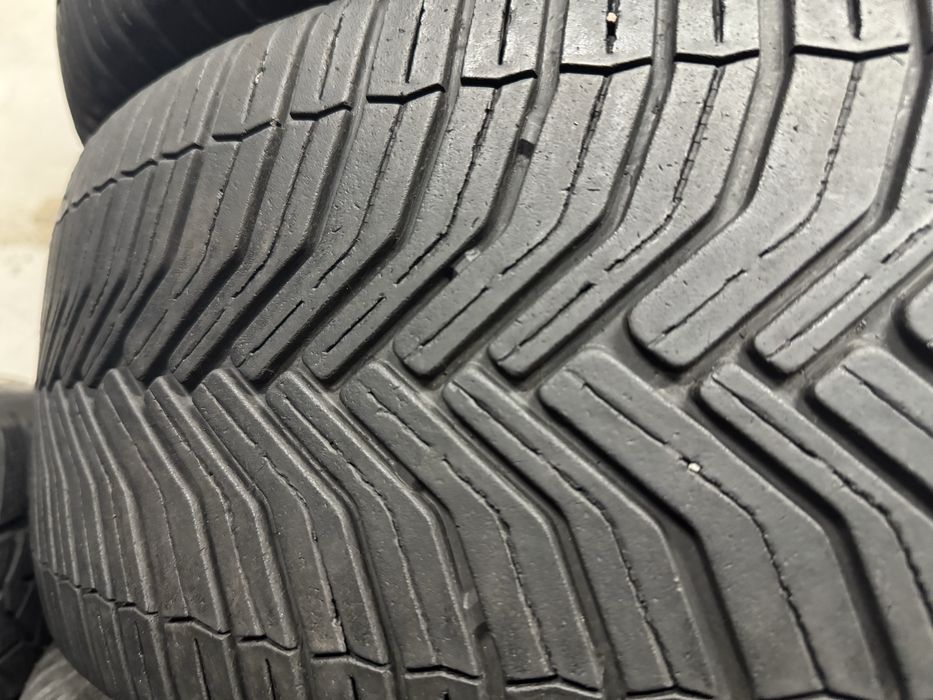 шини б.у зима 215/55 R17 Michelin Cross Climate M+S склад шин