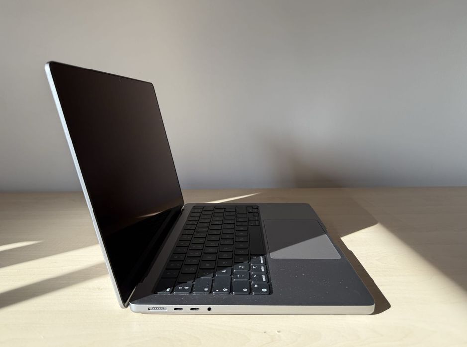 laptop Apple Macbook Pro 14 M2 Pro 16gb/512gb bdb bateria 98%