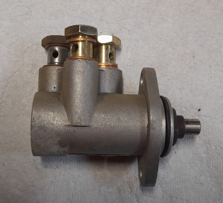 Pompa zasilająca paliwo ursus zetor nowa