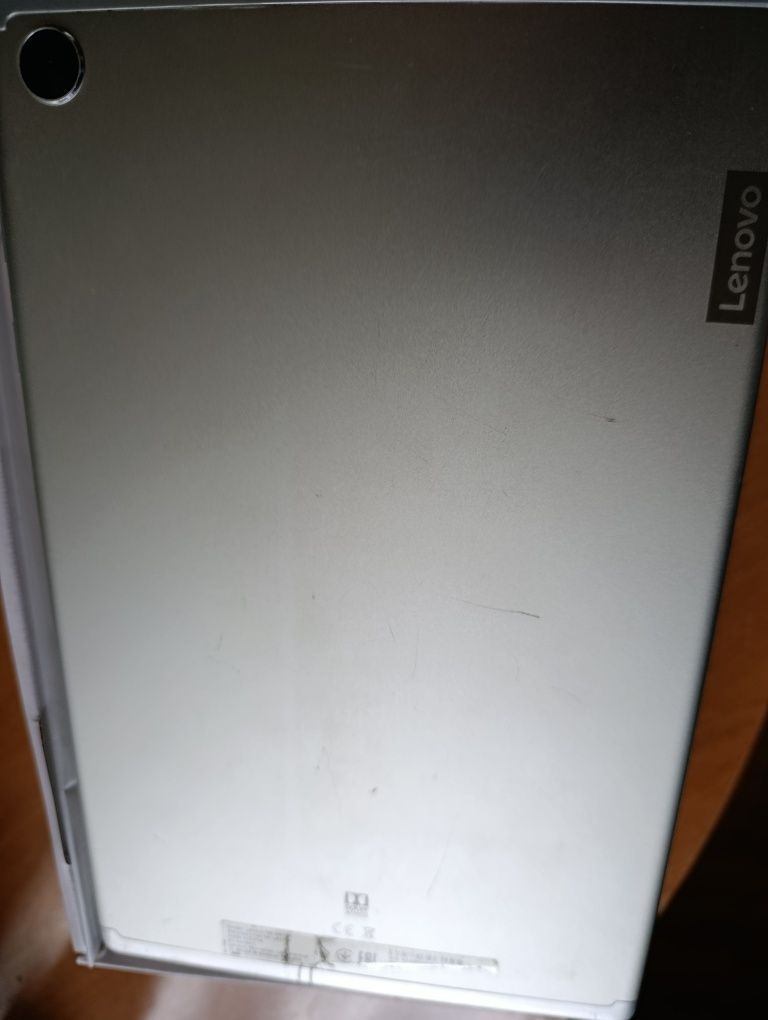 Uszkodzony tablet Lenovo TAB m10
