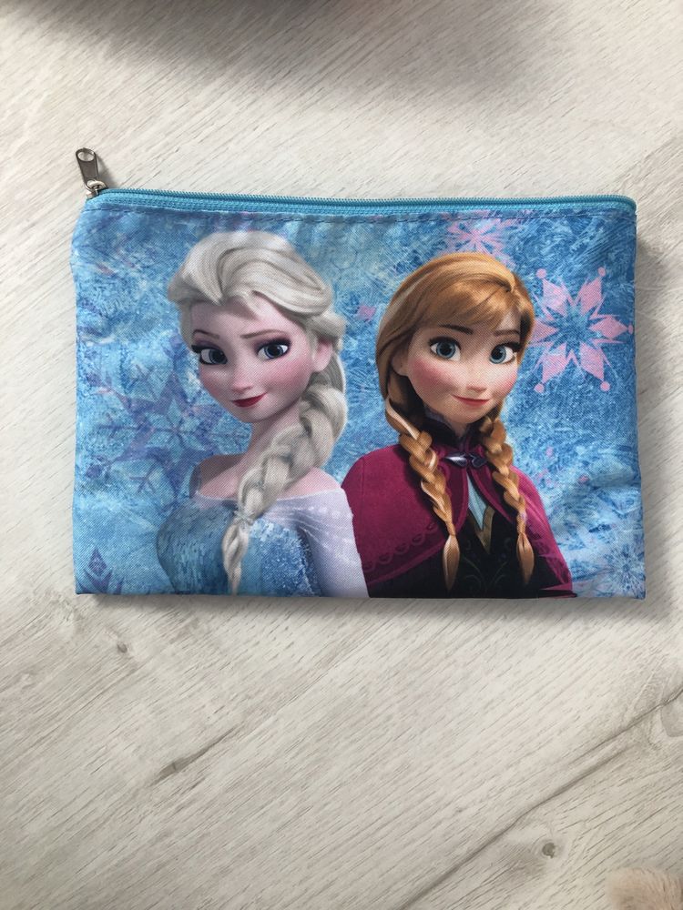 Kosmetyczka dla fanek Frozen