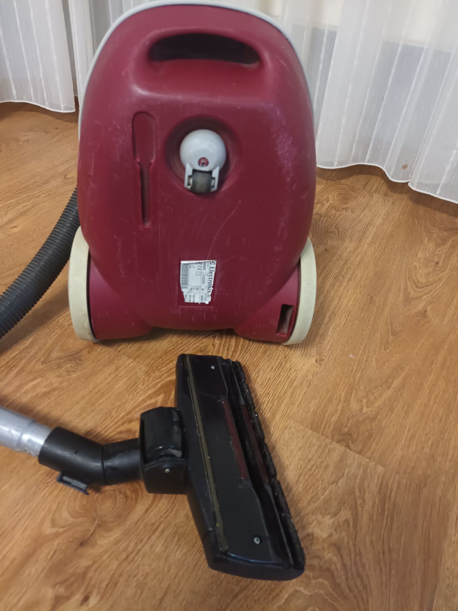 Пилосос AEG Electrolux AUS 4045
