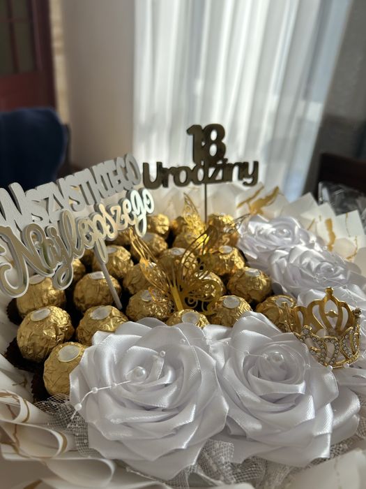 wieczny bukiet, prezent, ze slodyczami