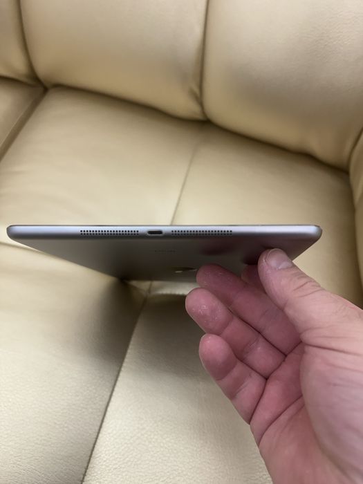 IPad Air 64 гб A1475