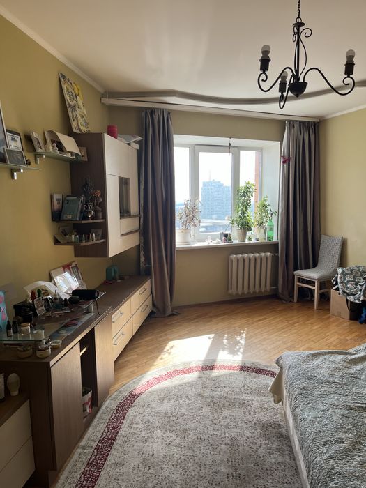 Продам 3х к кв з панорамним видом на Голосіївський ліс!