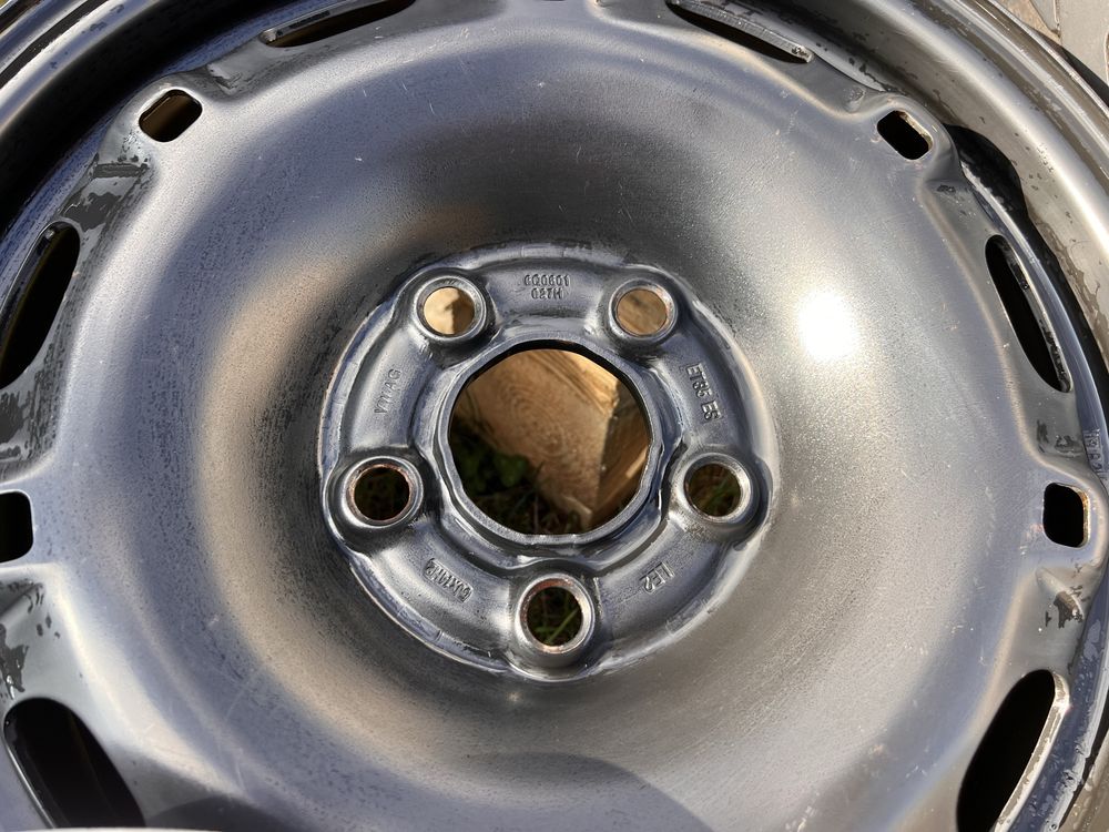 Диски R14 5x100 VW polo сталеві з ковпаками 5 100