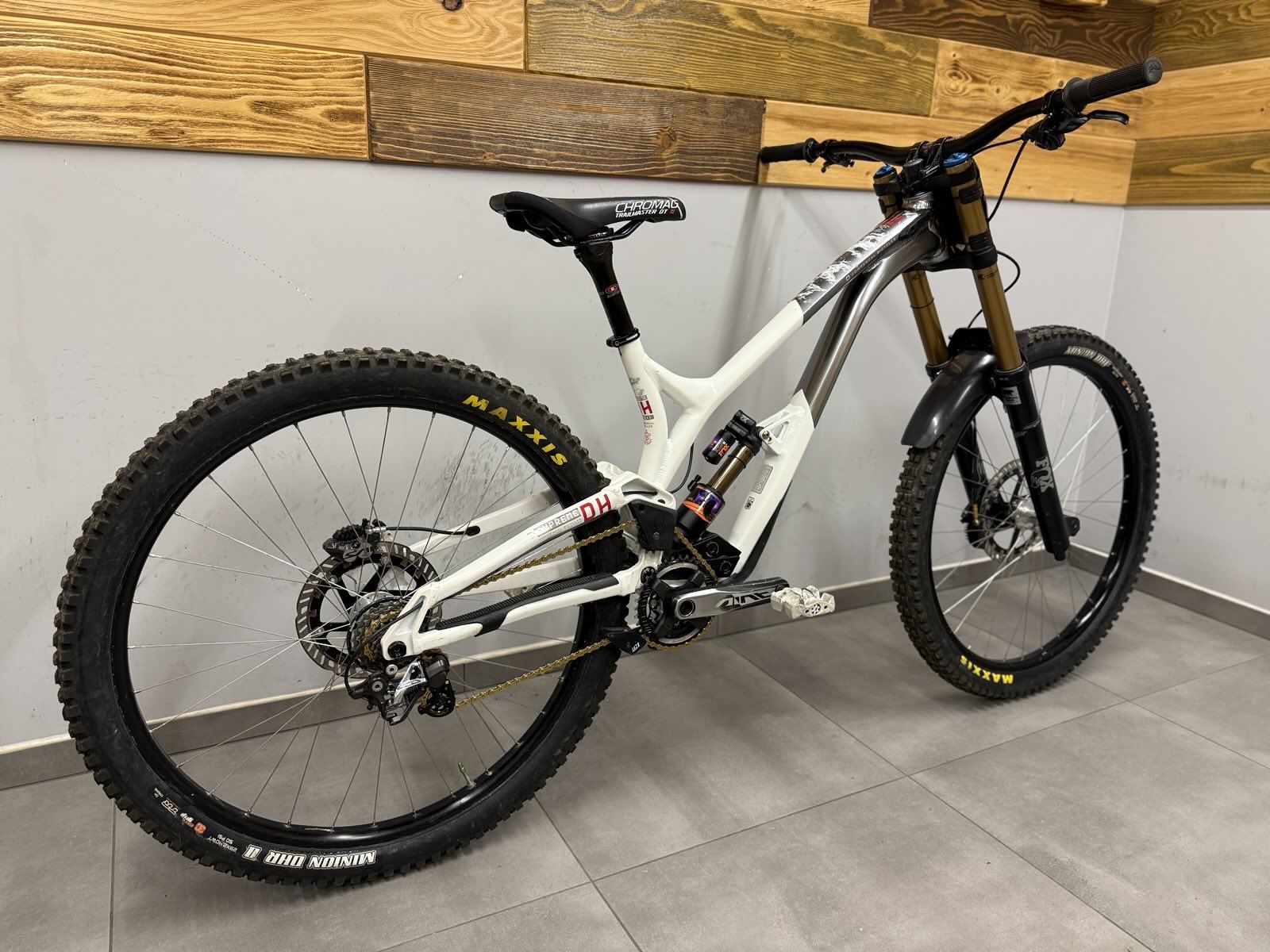 Commencal Supreme 29 Downhill