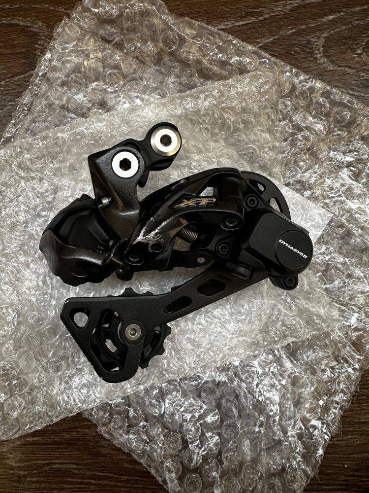 Перемикач задній Shimano Deore XT Di2 RD-M8050 Shadow+ 11 швидкостей