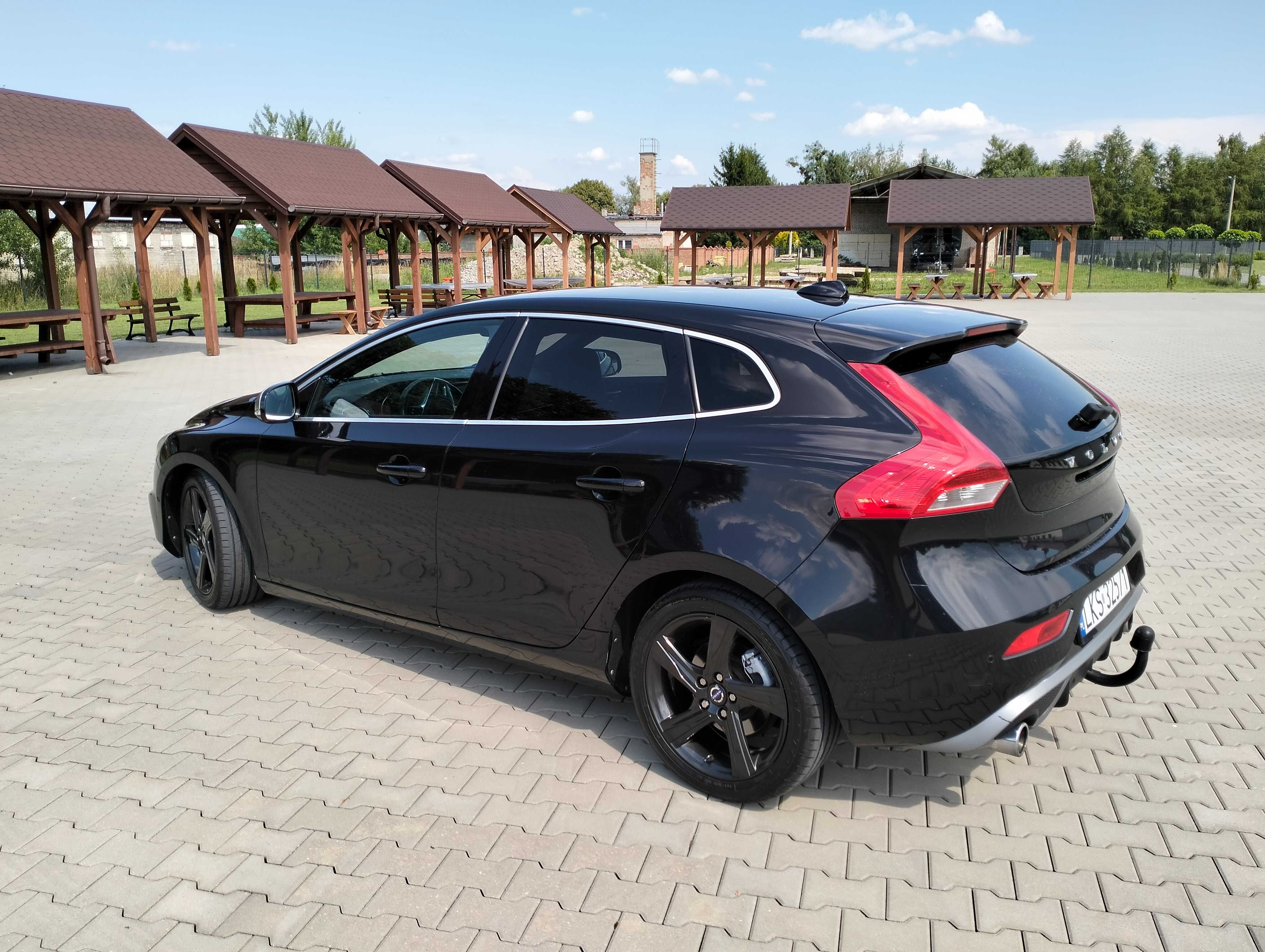 Volvo V40 R-Design bi-xenon/Virtual Kokpit/alcantara/bluetooth/navi