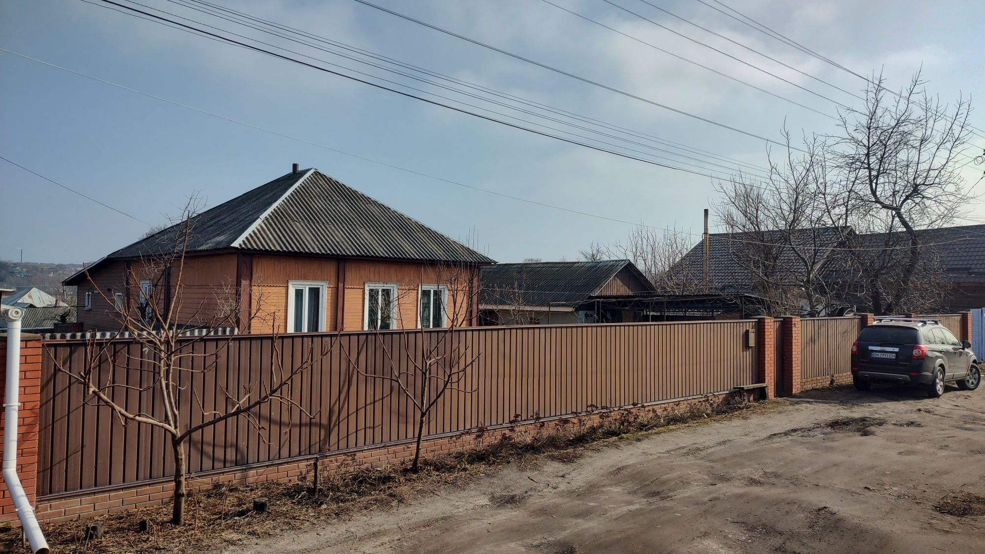 Продам будинок по вул. Лугова (початок вулиці)