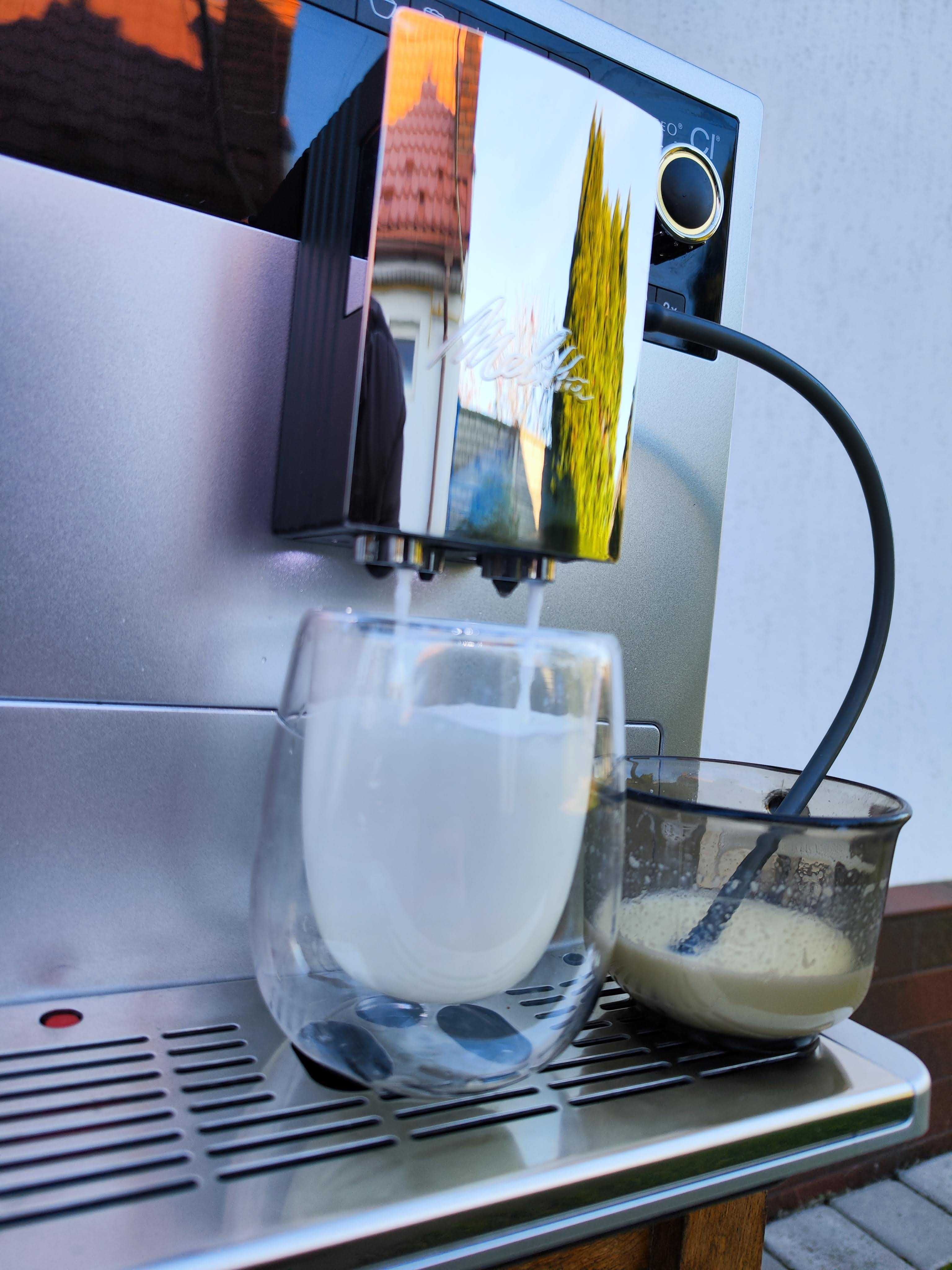 Кавомашина кофемашина Melitta Caffeo CI