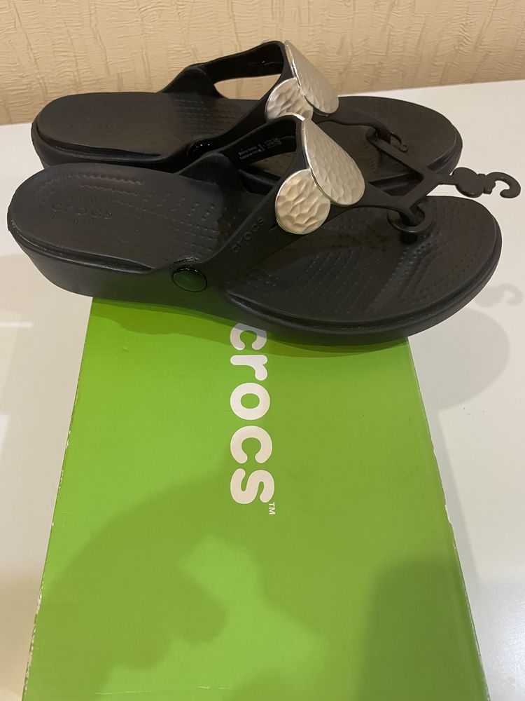 Продам вьетнамки Crocs