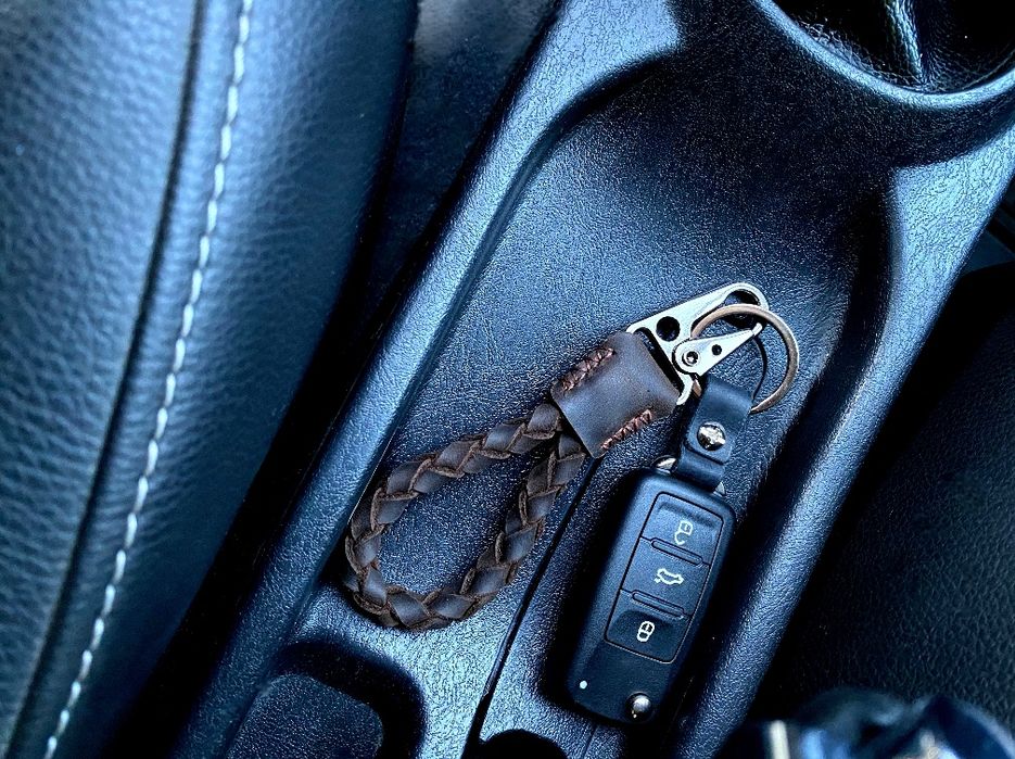 Кожаный брелок для ключей.Брелок шкіряний на ключі