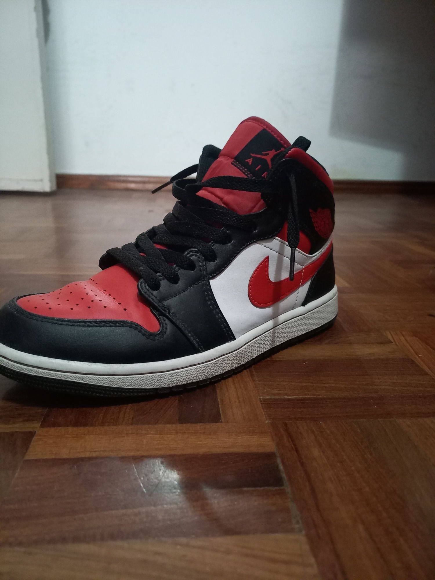 Air jordan 1 (vermelho e preto)