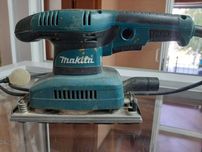 Вібраційна шліфмашина Makita BO3710