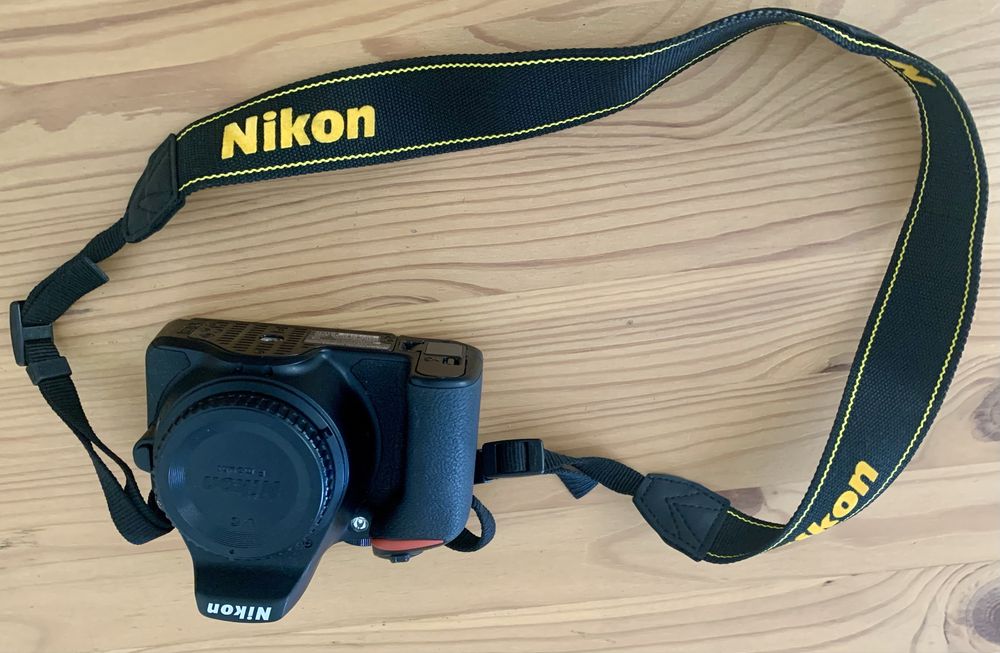 Nikon D5600 + 4 objetivas