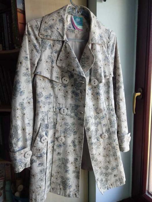Płaszcz trencz wiosenny w kwiaty cropp, S, 36, bawełniany beżowy