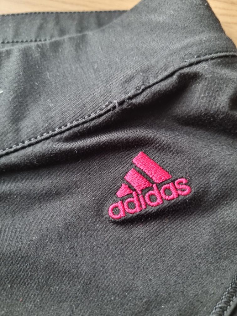 Legginsy spodnie 3/4 sportowe do ćwiczeń czarne różowe addidas