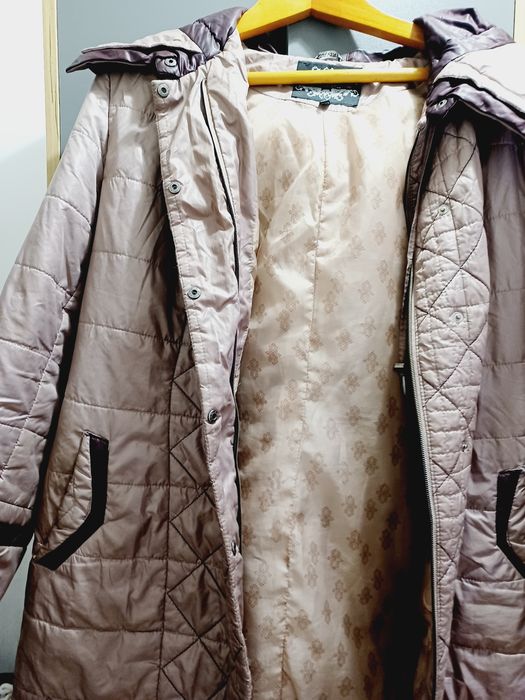 Жіноча куртка весна